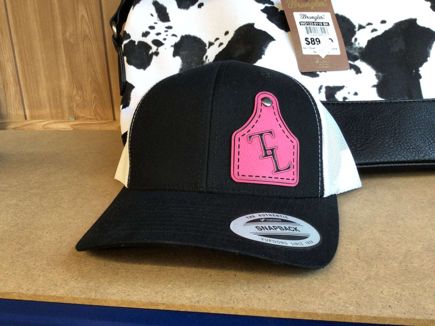 1of1 black/white pink cattle ear tag