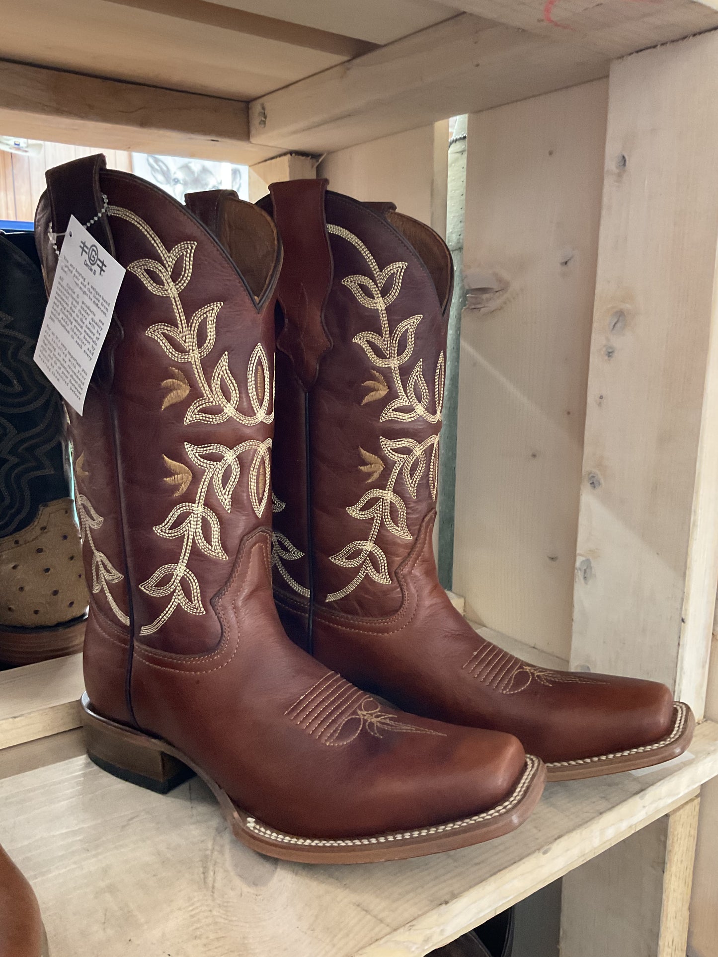 Women Circle G Floral Embroidery Boot BRN